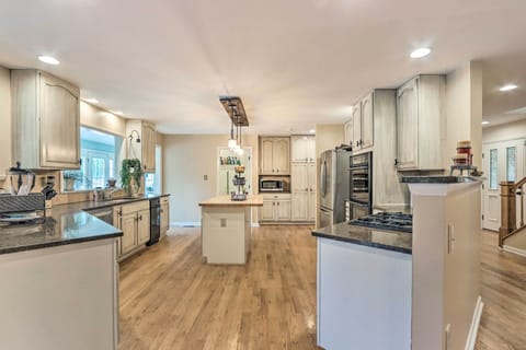 Kitchen | 1st Floor | Stairs Required | Crockpot | Complimentary Spices