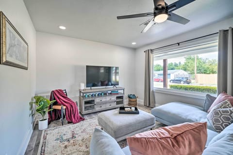 Oklahoma City Vacation Rental | 3BA | 2BA | 1,414 Sq Ft | Half-Step to Access