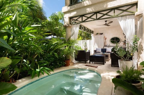 Beacon Hill 202-Moonshadow: Private patio space
