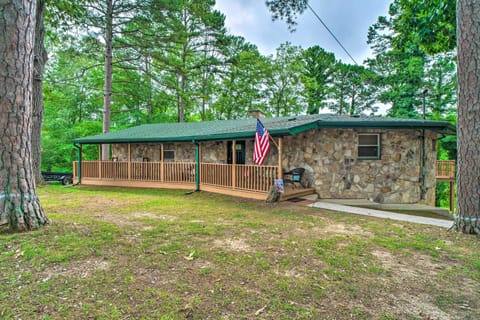 Dandridge Vacation Rental | 3BR | 2BA | 2,341 Sq Ft | Steps to Enter