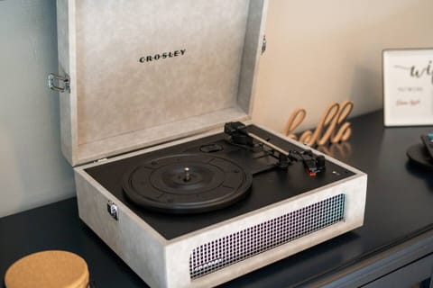 Working record player with Bluetooth option