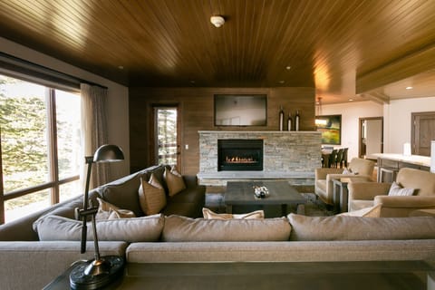 Living Room, Room, Indoors, Couch, Furniture