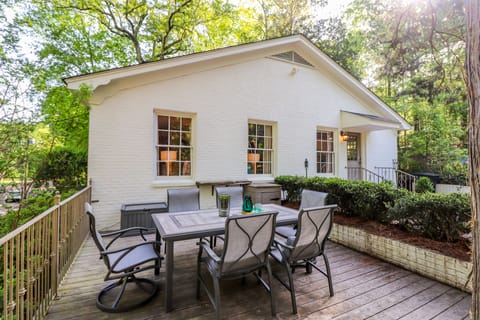 Perfect side patio for cookout with ample sitting for family and friends!
