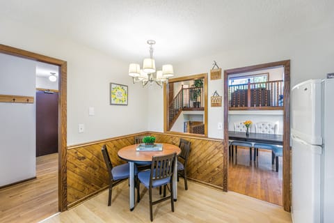Smaller dining table in the kitchen area!