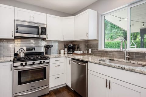 Please enjoy coffee or tea on us!