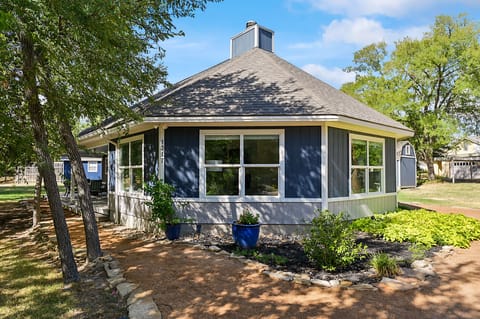 Front view of house from driveway