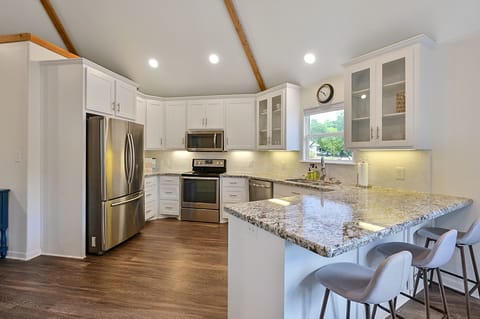 Kitchen with counter dining area