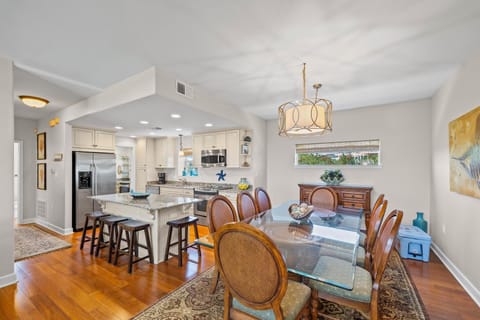 Kitchen & Dining Room