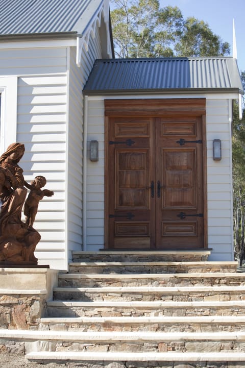 Entrance to the art studio_L-a37da780-8e60-4312-9979-e58c6d48752b.jpg