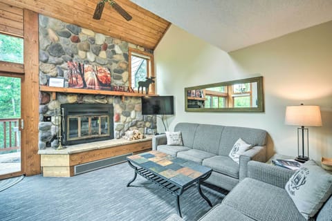 Lutsen Vacation Rental | 3BR | 2.5BA | 2 Steps Required to Enter | 1,200 Sq Ft