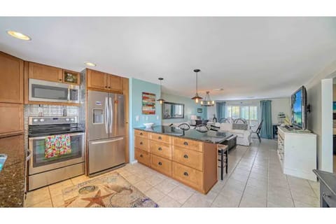 Fully equipped kitchen, if you like to cook!