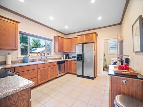 Fully Stocked Kitchen
