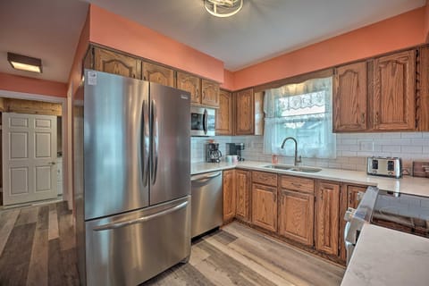 [Fully Equipped Kitchen] For all your cooking needs!