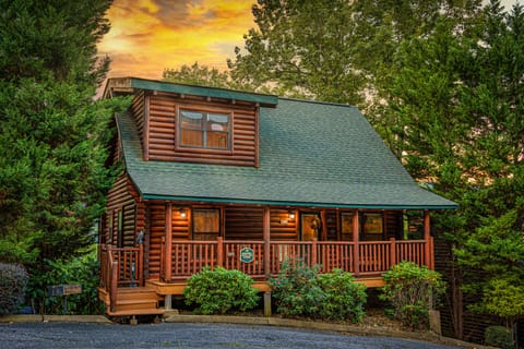 Welcome to Rocky Bear Retreat! Your private Smoky Mountains getaway!
