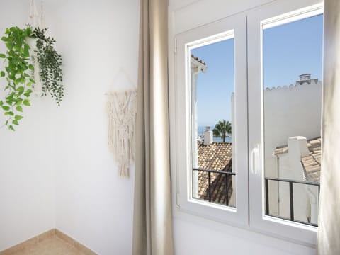 Plant, Window, Wood, Architecture, Interior Design, Shade, Floor, Houseplant, Building