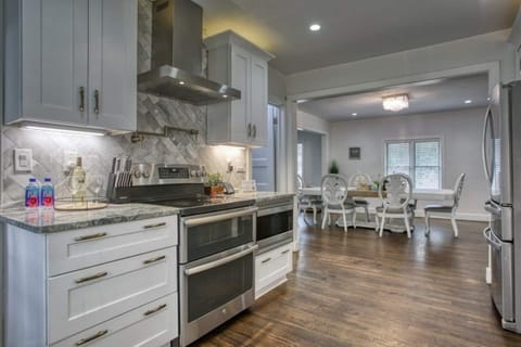 Spacious, well-equipped kitchen,  perfect for preparing and enjoying meals with family and friends! 