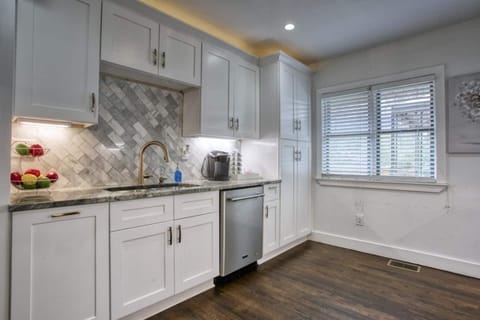 Kitchen area ideal for prepping, cooking, and enjoying meals !