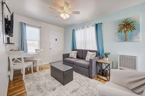 A great cozy atmosphere to relax and enjoy TV or time together. 