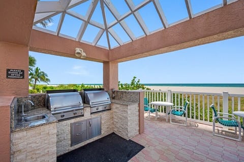 Common area with Grill