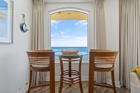 Welcome to Beach Colony East 17B-Penthouse!