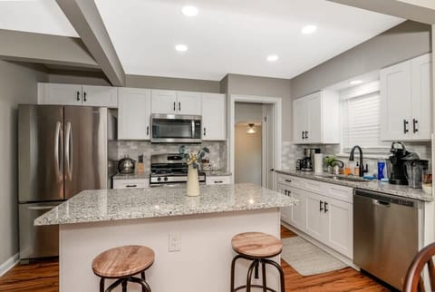 Beautiful Kitchen
Step into a stunning kitchen where style meets functionality. With modern appliances, elegant finishes, and plenty of space to cook and entertain, it’s the heart of the home—designed to inspire your inner chef.