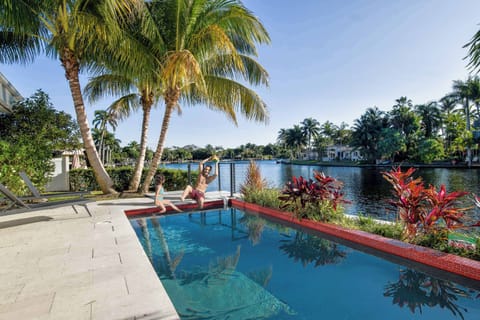 Villa St Barth Waterfront & Pool Villa in Wilton Manors