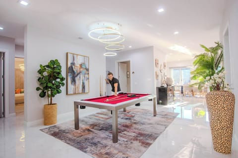 Villa St Barth Waterfront & Pool Villa in Wilton Manors