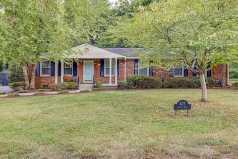 The front entrance of Figuers Bungalow.