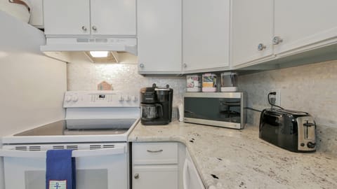 Keurig Duo Single Serve as well as Carafe Coffee Maker,Creamers,Tea,Coffee