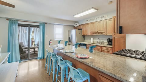 Kitchen with large island 