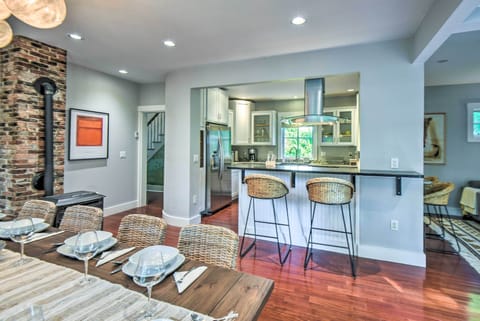 Breakfast Bar | Main Level