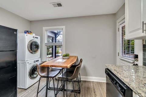 kitchen / dinette area with full equipped kitchen