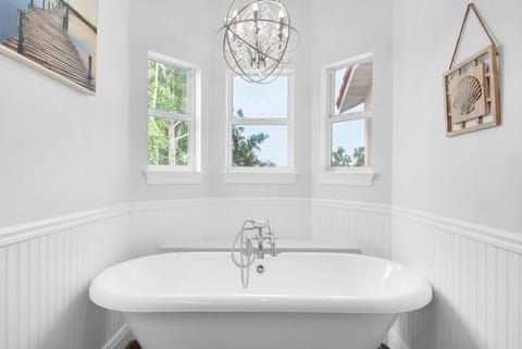 Spectacular Master Bath with Claw foot tub
