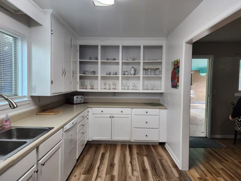 Roomy kitchen with all essentials