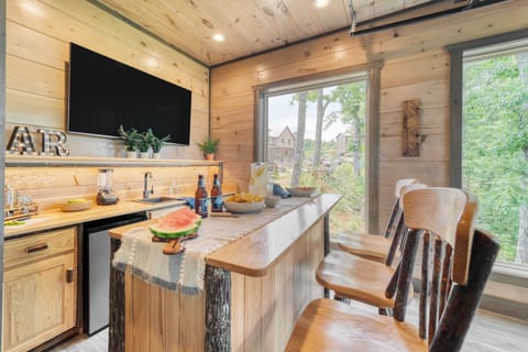 Small bar area with a TV.