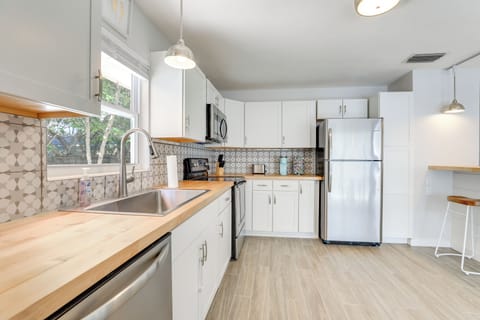 Kitchen | Dishwasher | Toaster