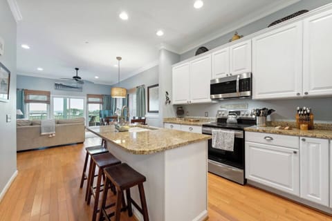 fbc967f8-0835-44a8-acac-b7d48476a9d3