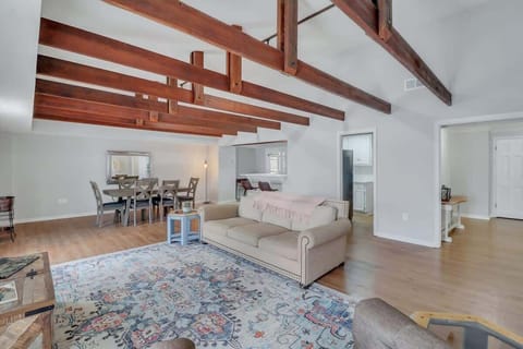 Overview of living and ding areas!