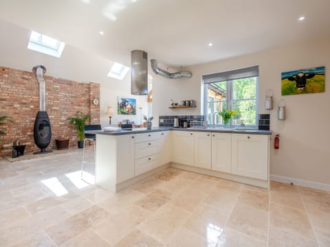 Kitchen | The Farmhouse - Bedborough Farm, Wimborne