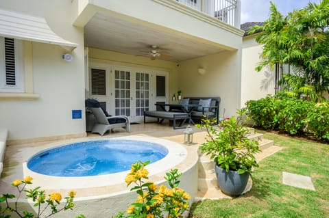 Pool and outdoor dining.