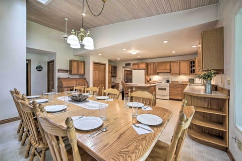 Dining Area | Kitchen