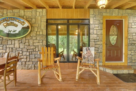 Covered Deck | Hot Tub | Wine Cabinet | Gas Grill