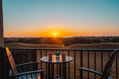 Start your day with a beautiful sunrise. Exceptionally private feel.