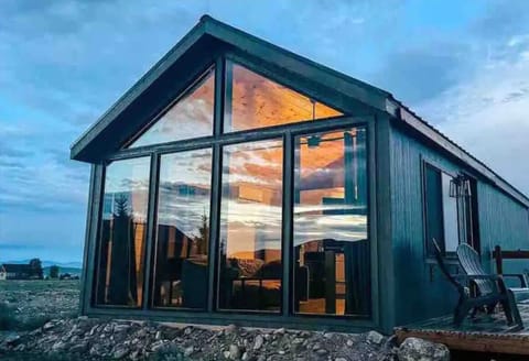 Big windows for big mountain/star views!