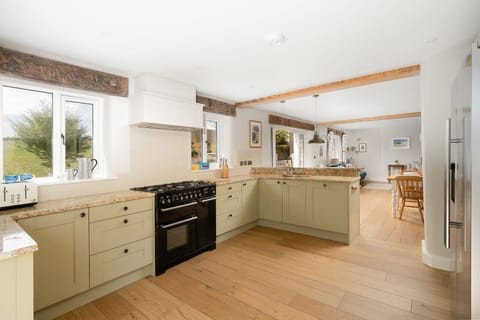 The kitchen at Daydreamer Cottage, Cornwall