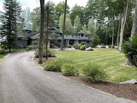 Front view of Amansaukee