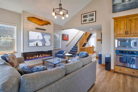 Vacation Rentals in Park City at Bear Hollow Village 5500: Private living room with cozy fireplace