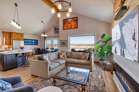 Vacation Rentals in Park City at Bear Hollow Village 5500: Living room with cozy fireplace