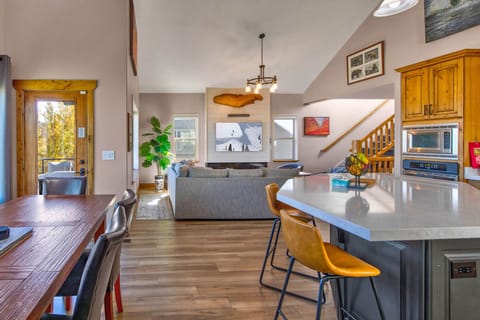 Vacation Rentals in Park City at Bear Hollow Village 5500: Fully-equipped kitchen