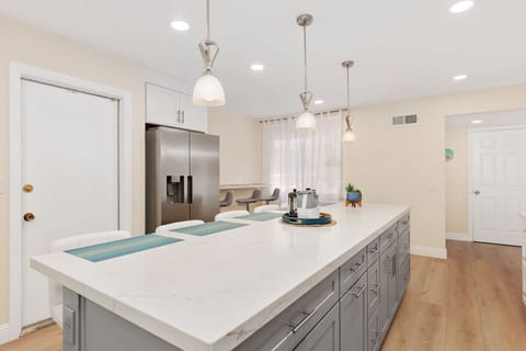 Plenty of room around this 10 foot long island to relax.